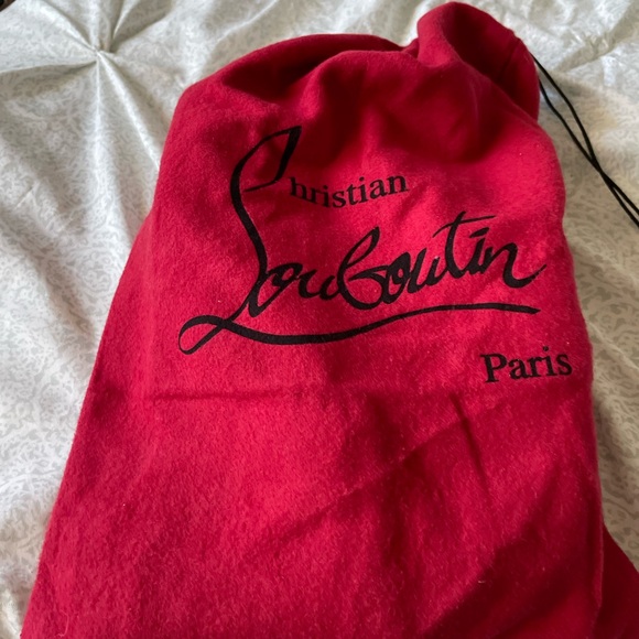Christian Loubutin Shoes never use.Color red for woman’s. Red button.Exclusives - Picture 3 of 6